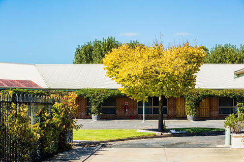 Country Roads Motor Inn Naracoorte - Adwords Guide 6