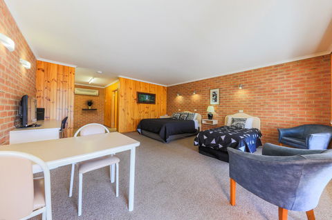 Country Roads Motor Inn Naracoorte - Adwords Guide 25