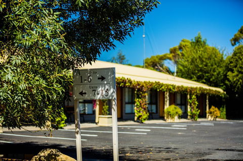 Country Roads Motor Inn Naracoorte - Adwords Guide 20