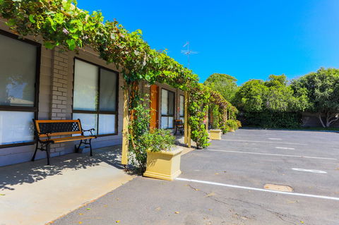 Country Roads Motor Inn Naracoorte - Adwords Guide 26