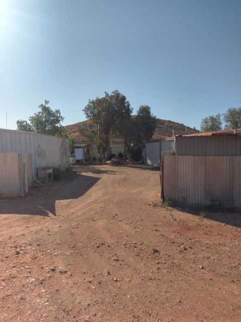 Desert Gum Retreat Gough St - Adwords Guide 26