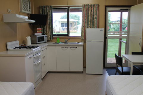 Millicent Hillview Caravan Park - Adwords Guide 36