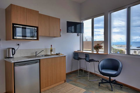 Cloudscape Apartment No 2 - Adwords Guide 2