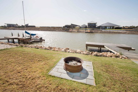 Waterfront On Jefferson, At Wellington Marina, SA - Adwords Guide 2