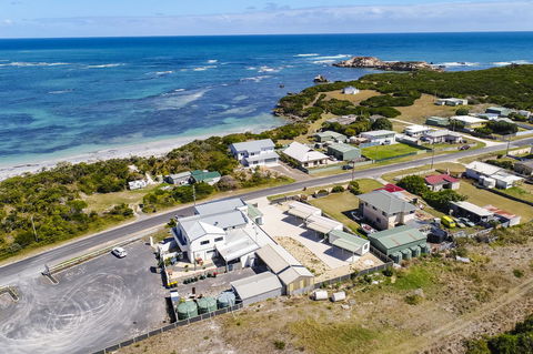 Rocks Retreat House With Sea Views - Adwords Guide 17