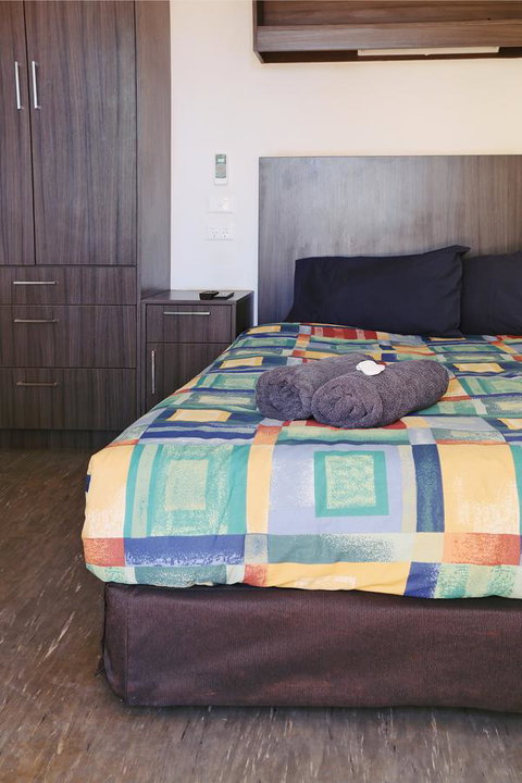 Capricorn Village - Adwords Guide 23