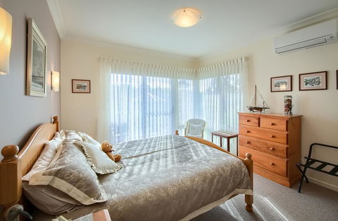 Glenelg On King Bed & Breakfast - Adwords Guide 1