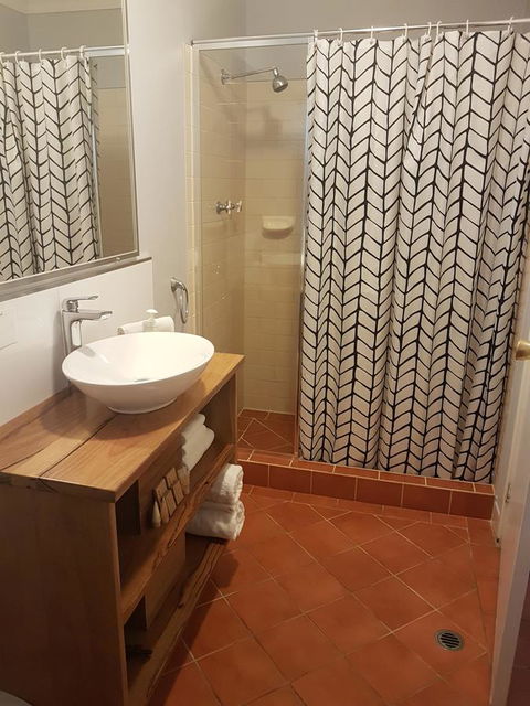 Adamsons Riverside Accommodation - Adwords Guide 16