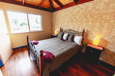 Yot Spot Apartments - Adwords Guide 40