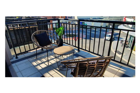 Stylish 1BDR Unit In The Heart Of Subiaco - Adwords Guide 10