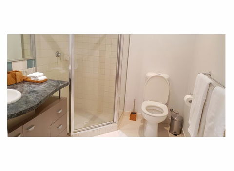 Stylish 1BDR Unit In The Heart Of Subiaco - Adwords Guide 9