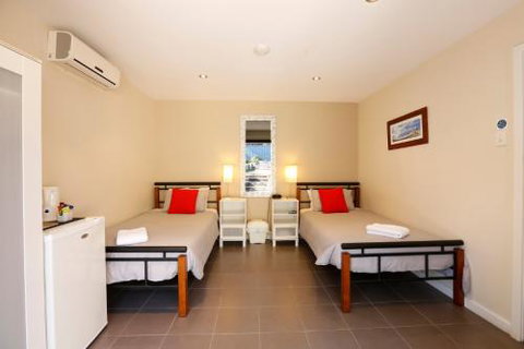 Waikiki Beach Bed And Breakfast - Adwords Guide 6