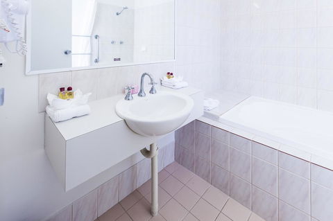 Kings Park Motel - Adwords Guide 1