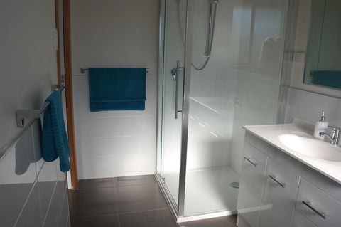 Modern 2 Bedroom Appartment - Adwords Guide 10