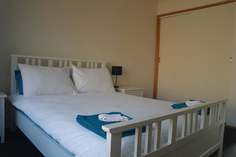 Modern 2 Bedroom Appartment - Adwords Guide 6