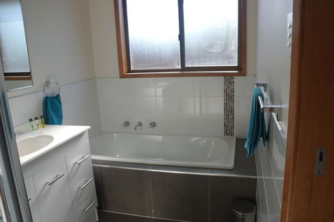 Modern 2 Bedroom Appartment - Adwords Guide 9