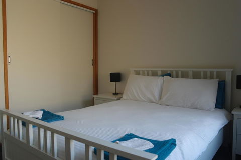 Modern 2 Bedroom Appartment - Adwords Guide 8