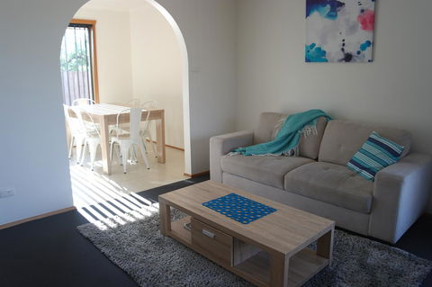 Modern 2 Bedroom Appartment - Adwords Guide 1