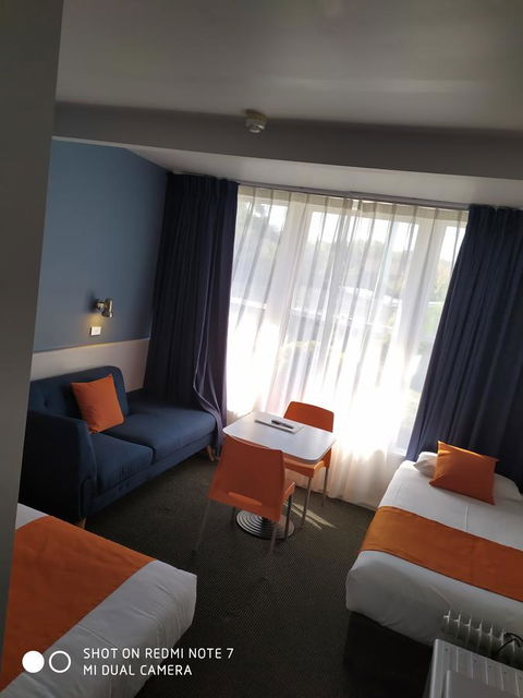 Waterfront Lodge Motel - Adwords Guide 6