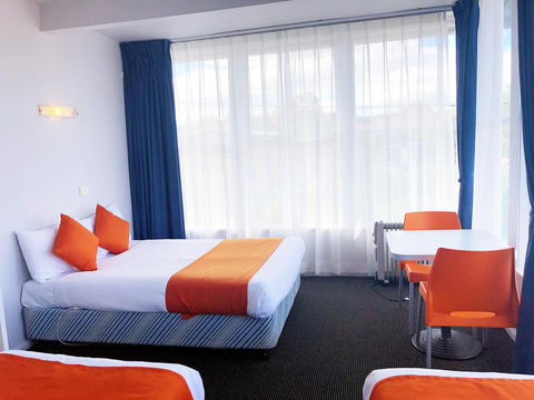 Waterfront Lodge Motel - Adwords Guide 9