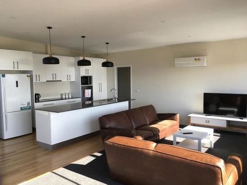 Couples Getaway On Bruny Island - Adwords Guide 23