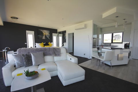 Horizon Deluxe Apartments - Adwords Guide 1