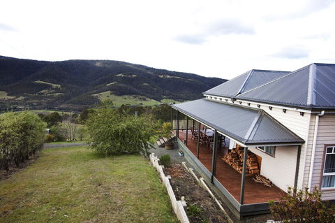 House On The Hill Bed And Breakfast - Adwords Guide 41