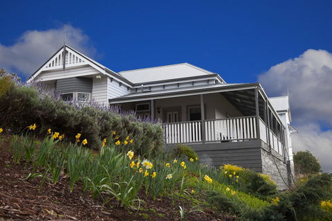 House On The Hill Bed And Breakfast - Adwords Guide 0