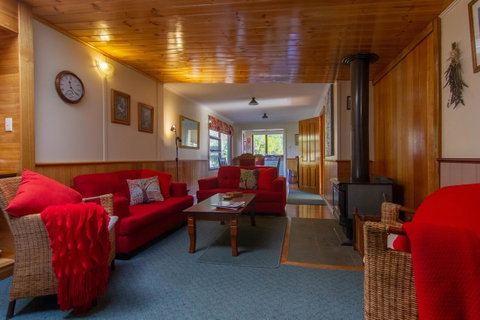 Hamlet Downs Country Accommodation - Adwords Guide 10
