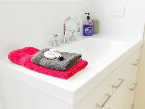 Catherine Lodge Farm Gate Cottages - Adwords Guide 3