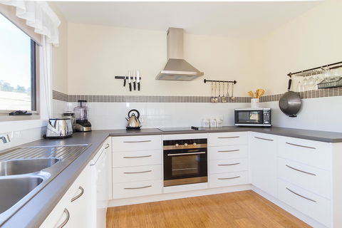 Catherine Lodge Farm Gate Cottages - Adwords Guide 1