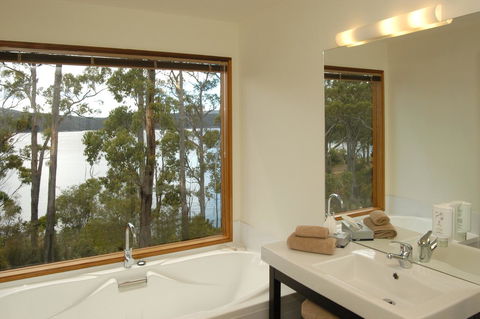 Stewarts Bay Lodge - Adwords Guide 28