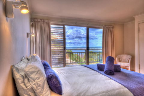 The Strand ~ On The Edge Of The Beach - Adwords Guide 2