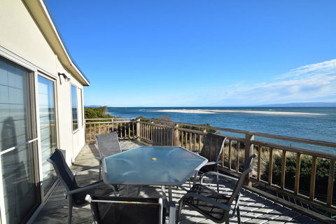 The Strand ~ On The Edge Of The Beach - Adwords Guide 14