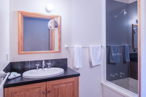 Freycinet Timber Cottage 2 - Adwords Guide 1