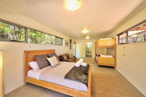 Freycinet Eco Luxe ~ Forest ~ Ocean ~ Mountain - Adwords Guide 5