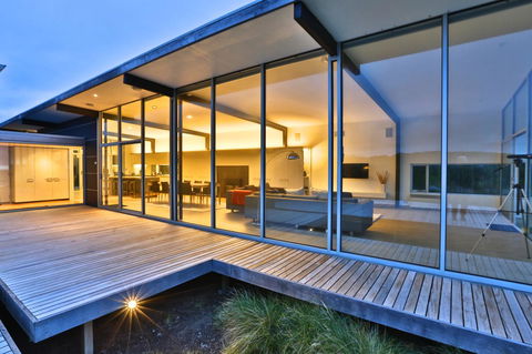 Cloudy Bay Beach House - Adwords Guide 0