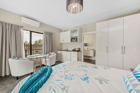 The Wellington Bed And Breakfast - Adwords Guide 4