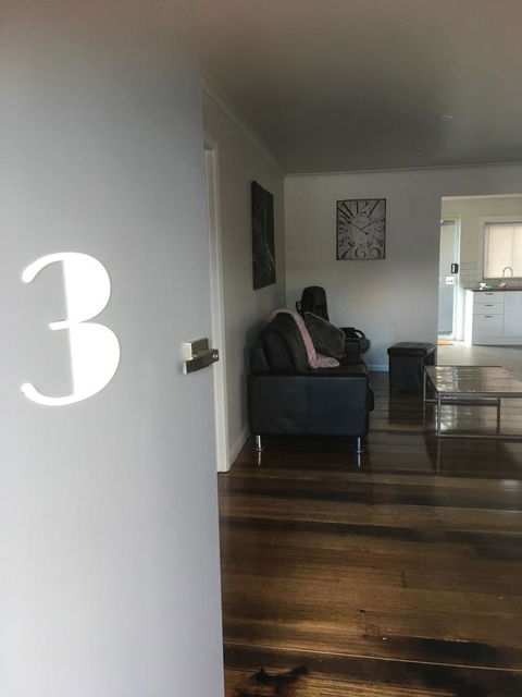 3ree- Spacious & Charming Apartment - Adwords Guide 15