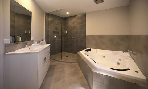 Boathouse Resort Studios And Suites - Adwords Guide 17