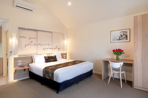 Boathouse Resort Studios And Suites - Adwords Guide 2