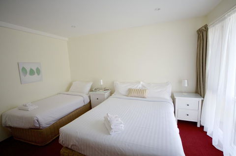 Sanctuary House Resort Motel - Adwords Guide 22