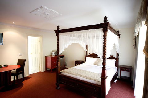 Sanctuary House Resort Motel - Adwords Guide 4