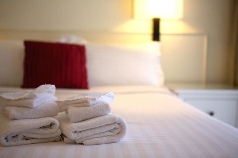 Sanctuary House Resort Motel - Adwords Guide 14