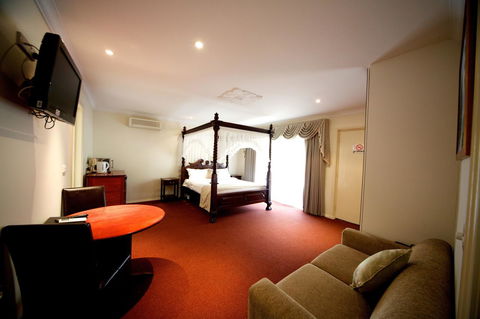 Sanctuary House Resort Motel - Adwords Guide 10