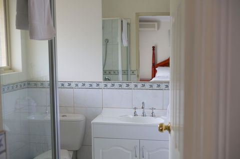Sanctuary House Resort Motel - Adwords Guide 11
