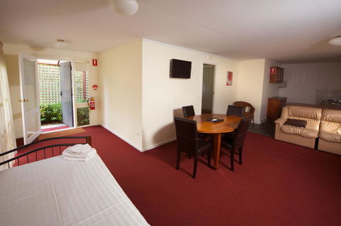 Sanctuary House Resort Motel - Adwords Guide 20