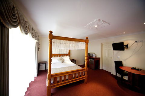 Sanctuary House Resort Motel - Adwords Guide 19