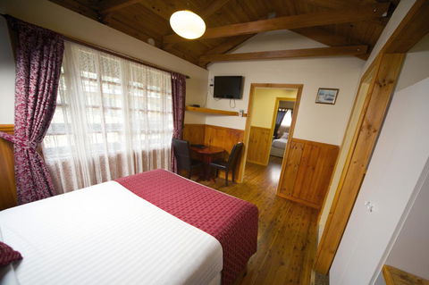 Sanctuary House Resort Motel - Adwords Guide 3