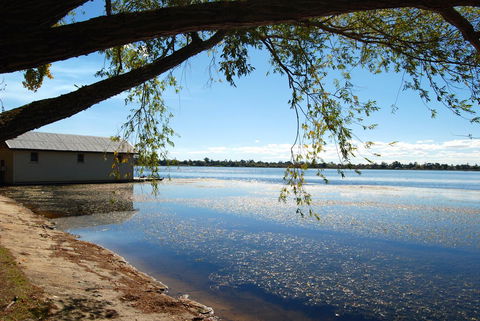 Lake Wendouree Luxury Apartments On Grove - Adwords Guide 14